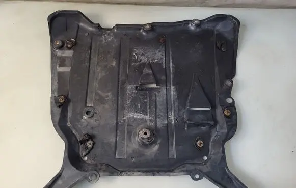 Volvo XC90 Engine splash shield/under tray 30680969