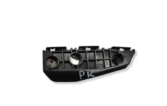 Toyota Auris 150 Front bumper mounting bracket 
