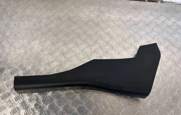 Maserati Ghibli (C) pillar trim 670010908