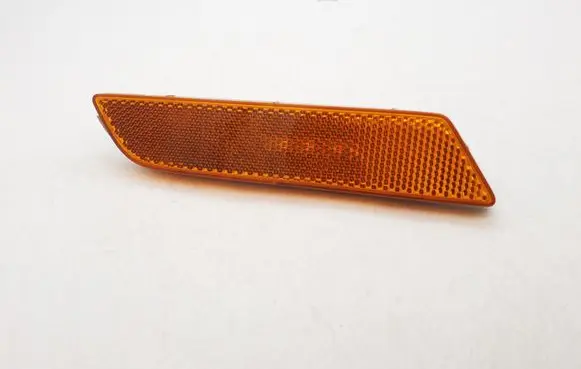 Audi Q3 8U Front indicator light 8U0945072