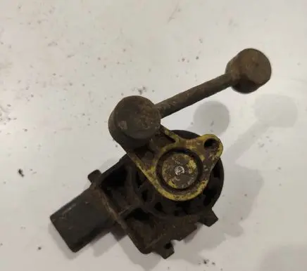Rear air suspension level height sensor