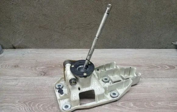 Volvo S80 Gear shifter/selector 8028100061 08677046