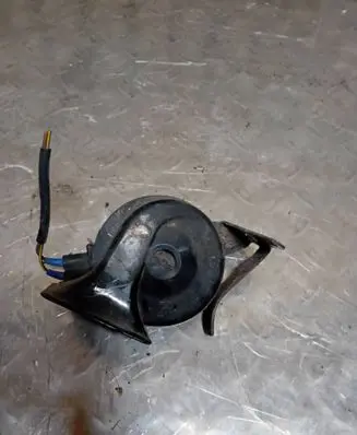 Audi A6 Allroad C5 Horn signal 0052018