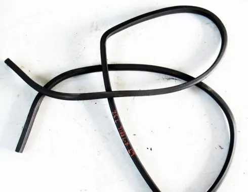 Nissan X-Trail T32 Rubber seal rear door window/glass 