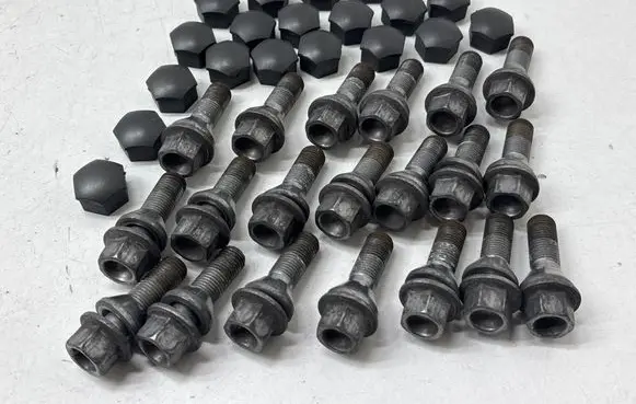 Volvo S90, V90 Nuts/bolts 31471691 31471692