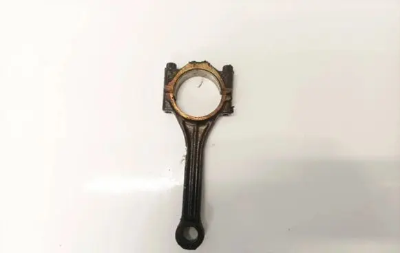 Volkswagen Golf V Connecting rod/conrod 