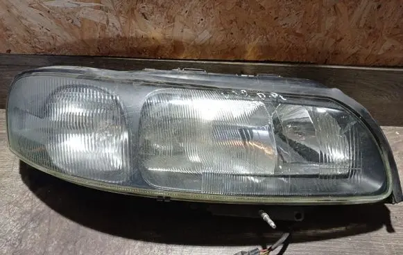 Volvo V70 Headlight/headlamp