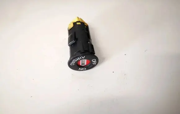 Passenger airbag on/off switch