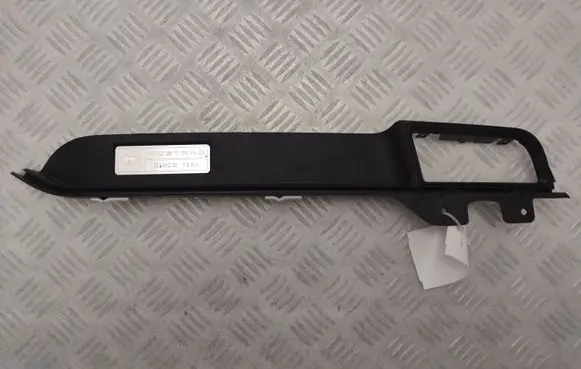 Ford Mustang VI Dashboard glove box trim FR3B63044B88