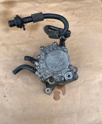Audi A4 S4 B7 8E 8H Vacuum pump 03G145209