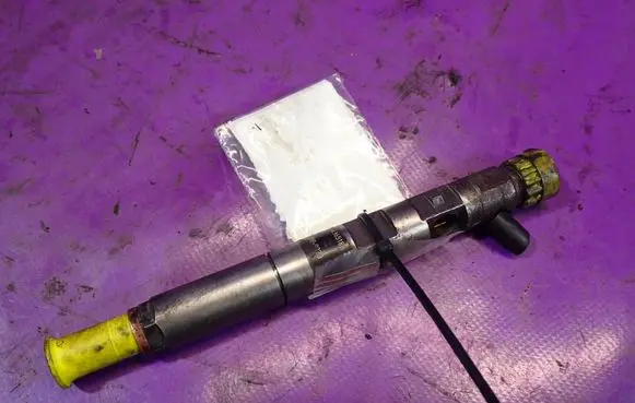 Renault Scenic II - Grand scenic II Fuel injector 