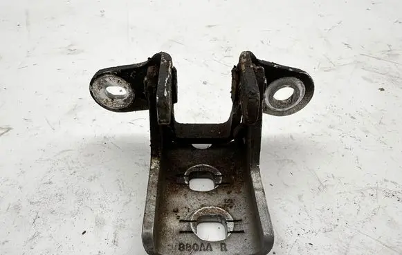 Chrysler Grand Voyager V Front door lower hinge