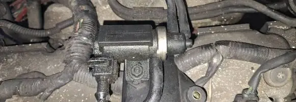 Volvo S40, V40 Turbo solenoid valve 72190343 30618057