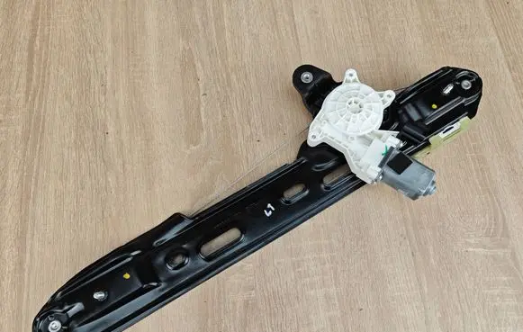 Volkswagen Amarok II Front door window regulator with motor N1WBE27001BD
