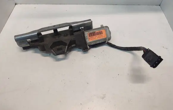 BMW 5 E60 E61 Tailgate boot lock/latch motor 67107114613