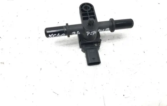 Volvo XC40 Fuel pressure sensor 32242588