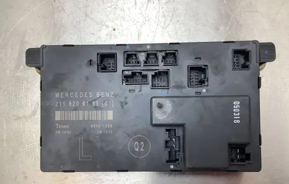 Mercedes-Benz E W211 Door control unit/module 2118208185 00401298 HW44703