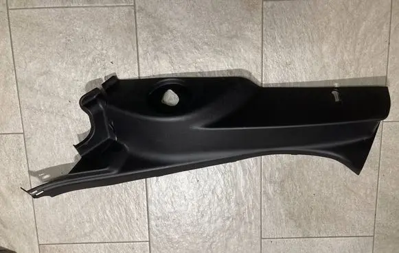 Toyota Auris E180 Rear seat side bottom trim 6255202300 VY51905LHXXXX