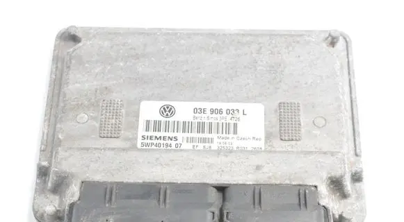 Volkswagen Polo Engine control unit/module 03E906033L