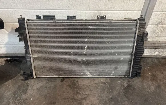Buick Regal Radiator set 13223018 00281429 0084007