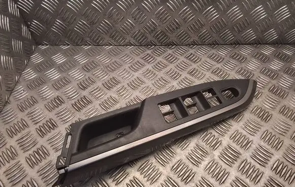 Suzuki Vitara (LY) Front door window switch trim 8372554P20