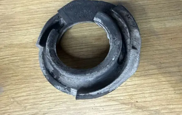 BMW 3 E90 E91 Rear coil spring rubber mount 11544510 6764420