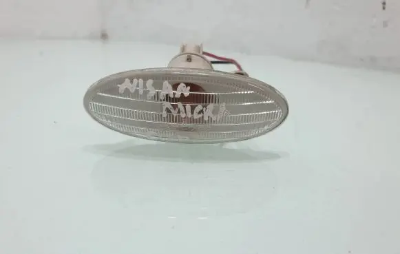 Nissan Micra Front fender indicator light