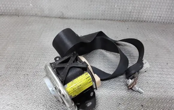 Mazda CX-7 Front seatbelt