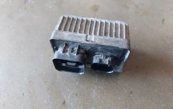 Opel Insignia A Glow plug pre-heat relay 55574293