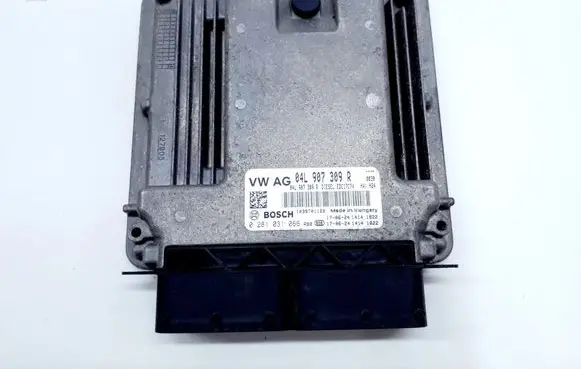 Volkswagen PASSAT B8 Engine control unit/module 04L907309R