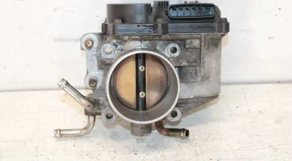 Toyota Avensis T220 Throttle valve 2203028010