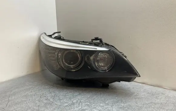 BMW 5 E60 E61 Headlight/headlamp 7044672