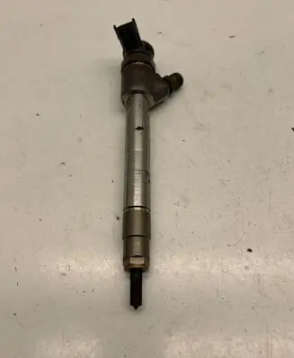 Peugeot 5008 II Fuel injector 0445110749 9820403480