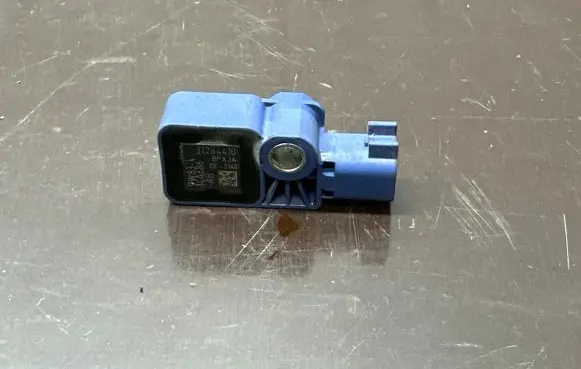 Volvo C30 Airbag deployment crash/impact sensor 31264410