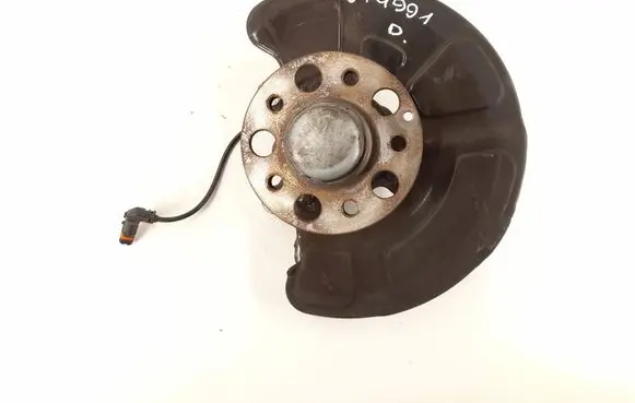 Mercedes-Benz E W212 Front wheel hub 2124201244 2123322401