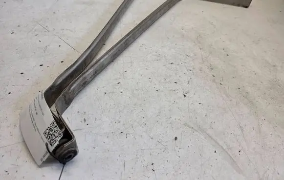 BMW 7 E65 E66 Fuel tank mounting bracket 1234