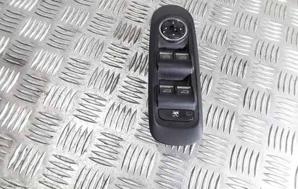 Ford Mondeo MK IV Electric window control switch 7S7T14A132AB