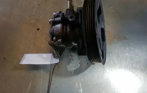 Mitsubishi Space Star Power steering pump