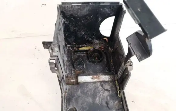 Volvo V50 Battery box tray 3m5110723hr 3m51-10723-hr