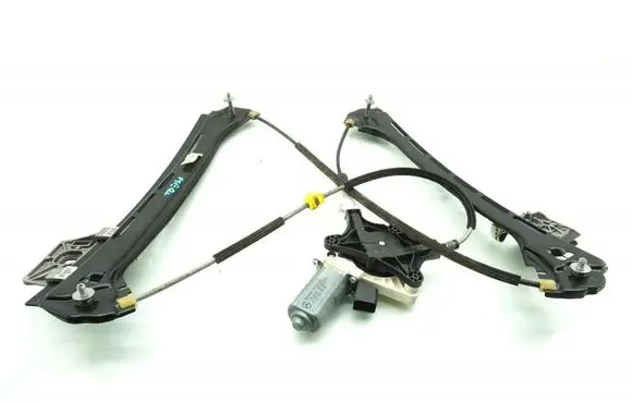 Mercedes-Benz E A207 Front door window regulator with motor A2077200646