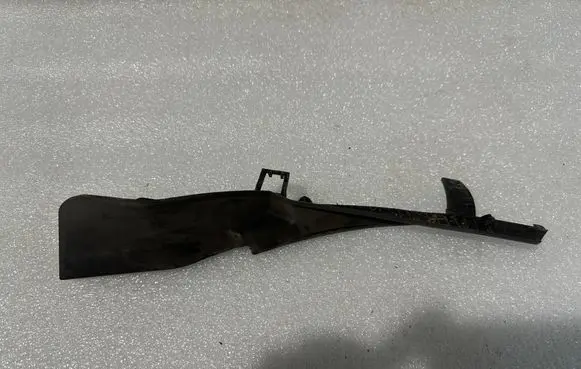 Nissan Juke I F15 Windshield trim 668951KK1A