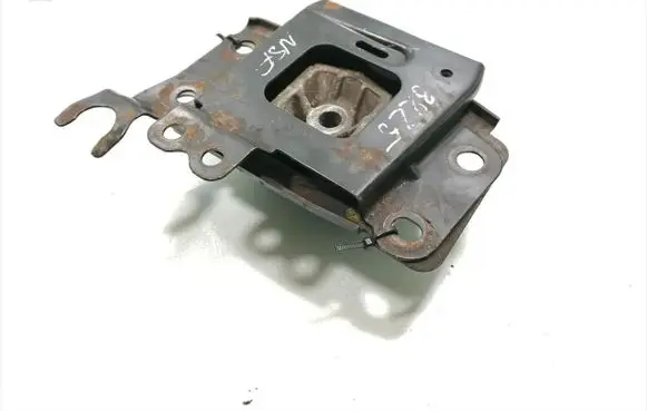 Ford Mondeo MK IV Engine mount bracket