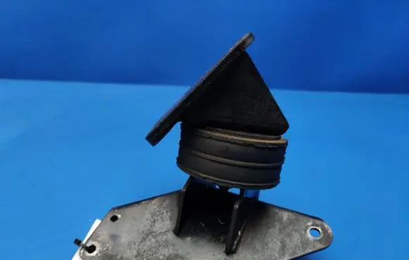 Jaguar XJS Engine mounting bracket EAC1449LH