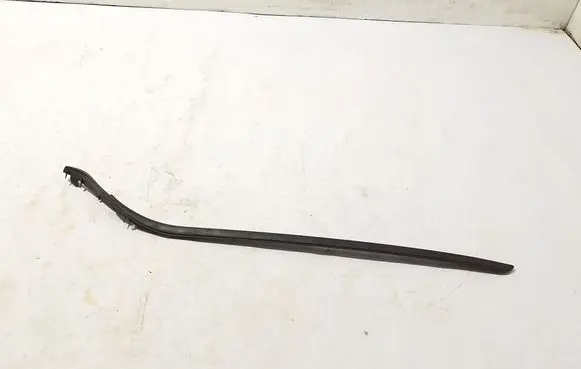 Volvo XC60 Windshield trim 32210590