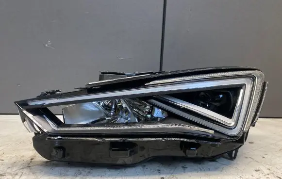 Cupra Formentor Headlight/headlamp 5FG941007F