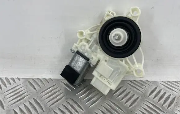 BMW 3 G20 G21 Front door window regulator motor 8495866