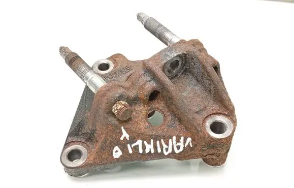 Engine mounting bracket