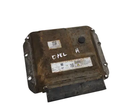 Opel Astra H Engine control unit/module 55571776 MB2758009540