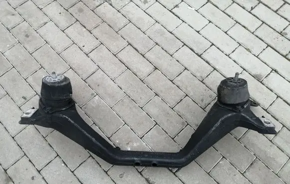 Volkswagen Touareg I Front subframe 7L6199207B