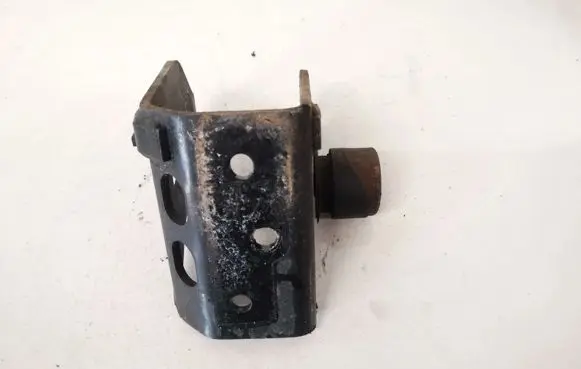 Toyota Avensis T270 Engine mounting bracket
